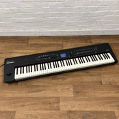 Roland RD800 Stage Piano: Serial No: Z7E6601 | Second Hand