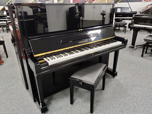 Yamaha Certified Reconditioned U3 Upright Piano; Polished Ebony: Serial No: H1544370