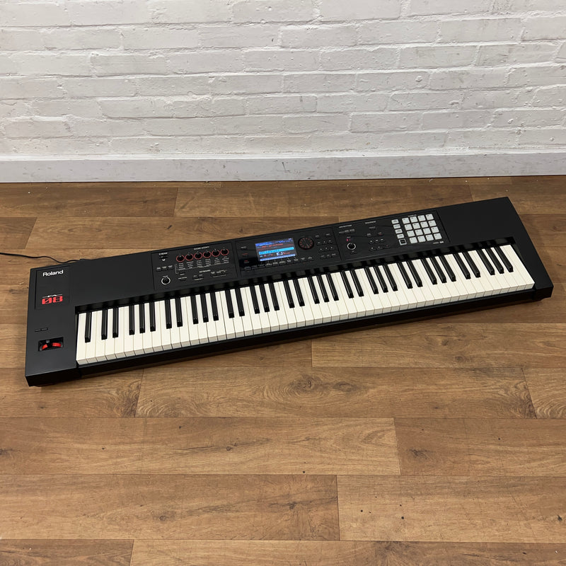 Second Hand Roland FA08 Synthesizer Serial No: Z3E4761 | Bonners Music