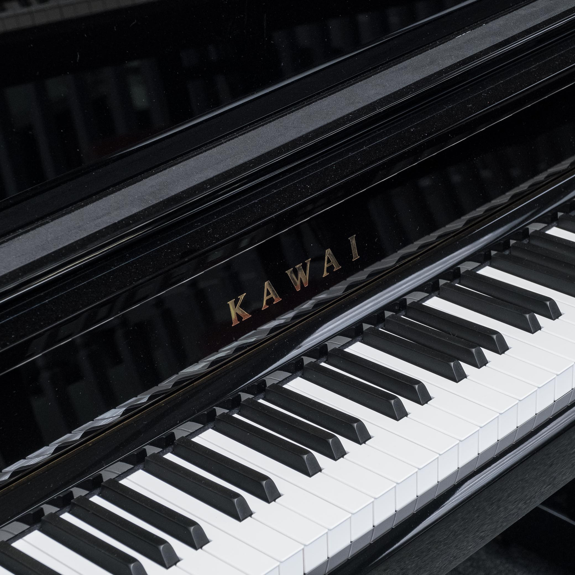 Kawai K400 Upright Piano; Polished Ebony